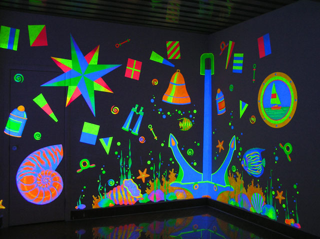 Ночь-трюм Работа выполнена<br />
Флуоресцентная акриловая водоэмульсионная художественная краска “Acrilic ColorCRAFT” 