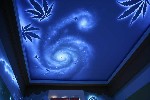Работа художников Дэна Шувалова и Владимира Буассонада сайт www.fluorescentman.ru</br>
Материал Краска невидимая “ColorCRAFT Invisible SUPER” воднодисперсная художественная</br>
Потолок
